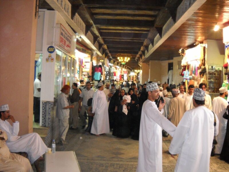 105 آلاف متبقية لتجاوز العمانيين حاجز 3 ملايين نسمة
